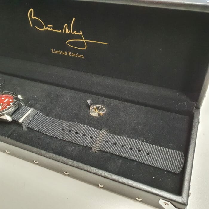 Brian-May-Uhr-Seiko-03.jpg Brian May Guitars BMG Frank Special  - Bundle mit "Red Special" Uhr – Bild 15